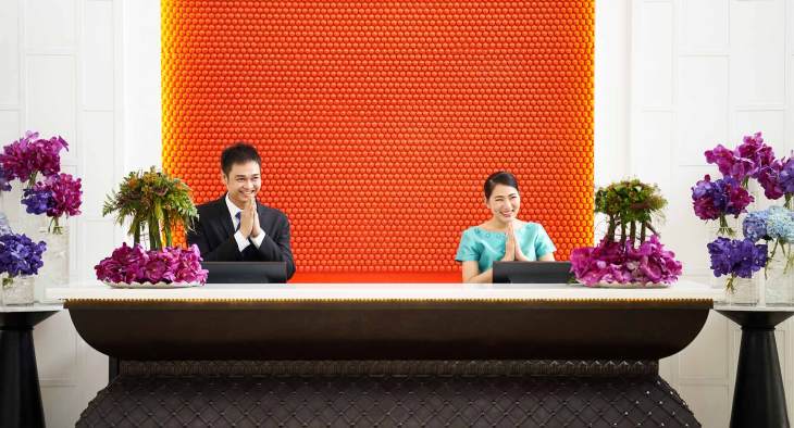 anantara_baan_rajprasong_lobby_with_staffs_02_1920x1037
